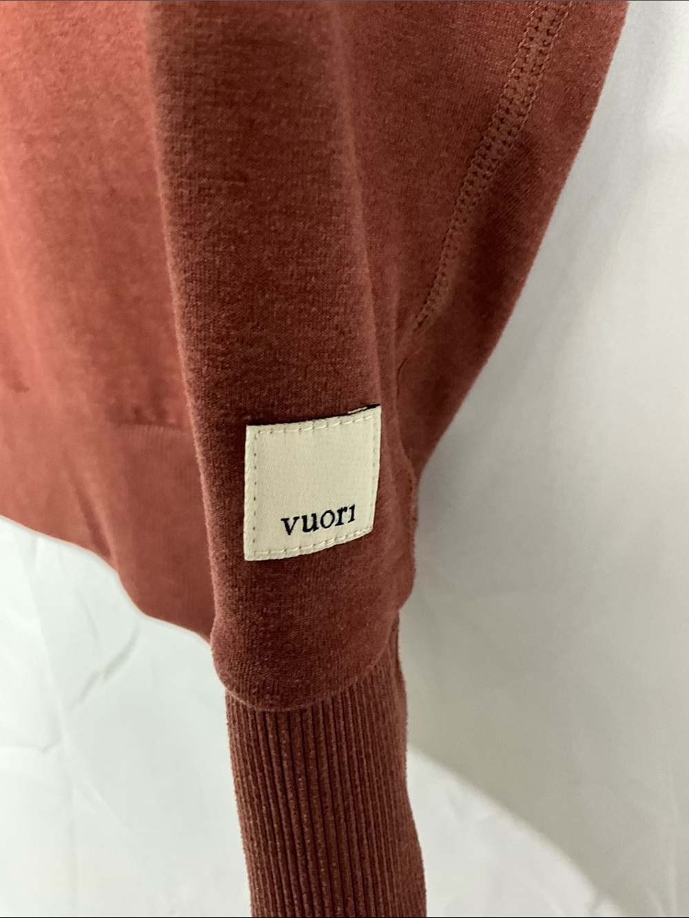 Vuori Hallo Performance Long Sleeve Relaxed Fit Crew in Rust XS - Picture 4 of 7